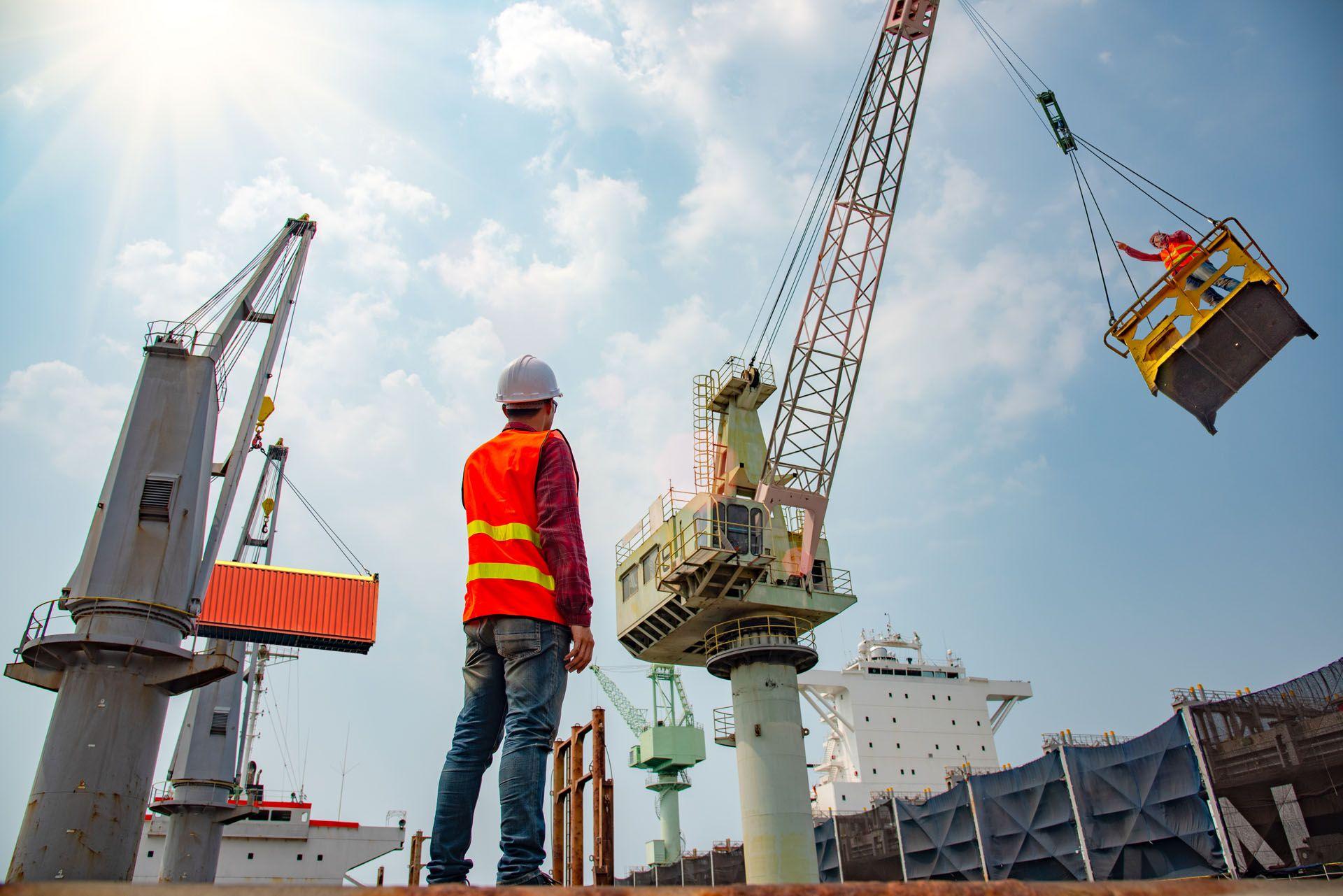 Un chef de chantier qui supervise l'avancement des travaux