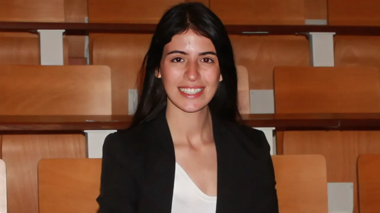 Portrait de Christina Ghadban, apprenante en formation TP Réceptionniste en hôtellerie