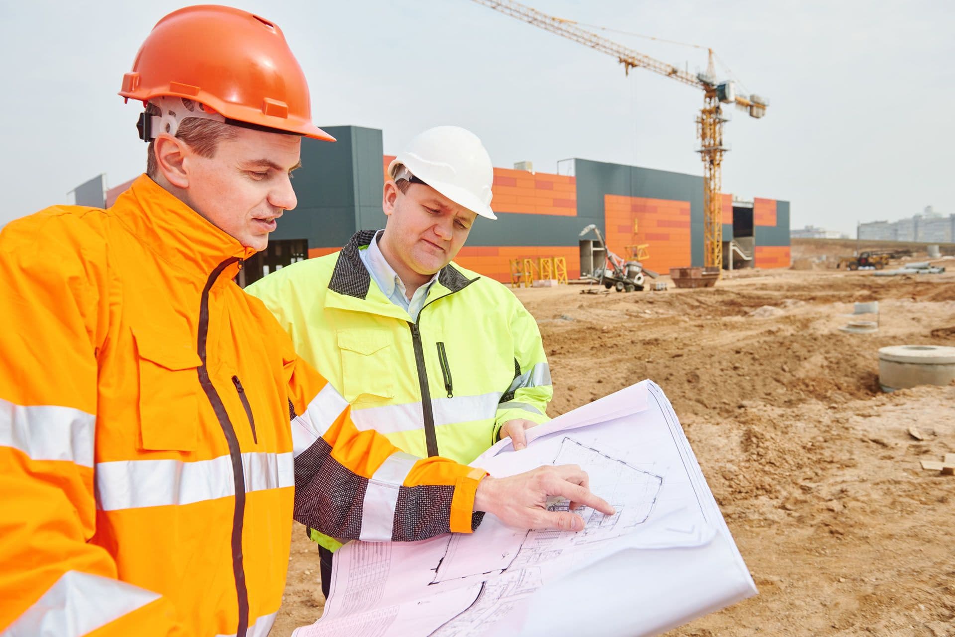 Un chef d’équipe BTP sur un chantier
