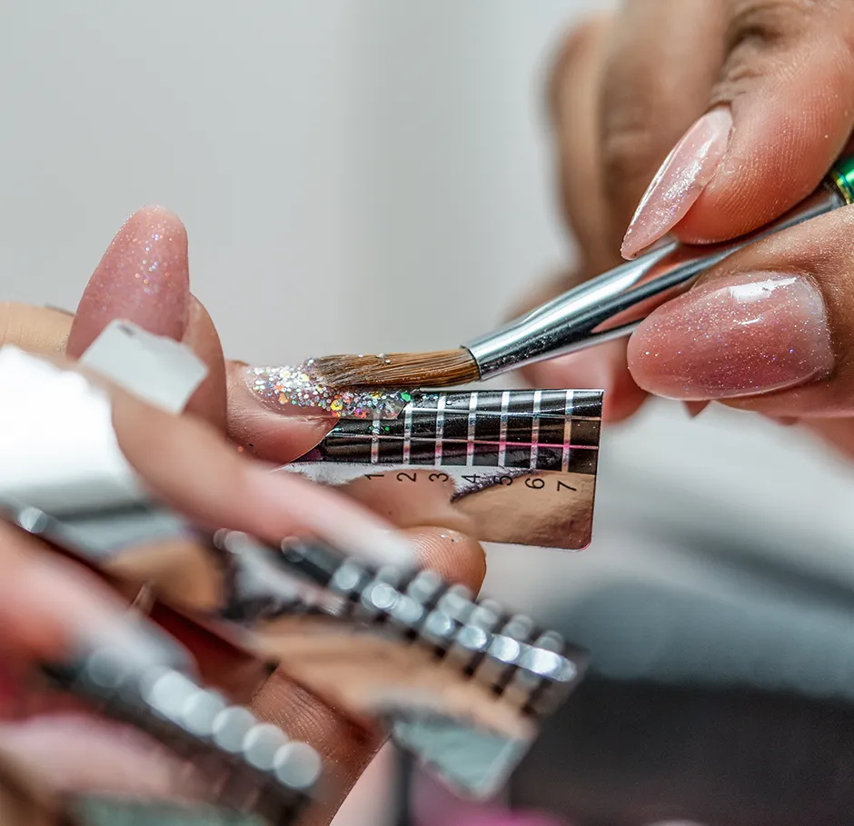 Specialization Prothésiste ongulaire expert.e en nail art et décors d'ongles
